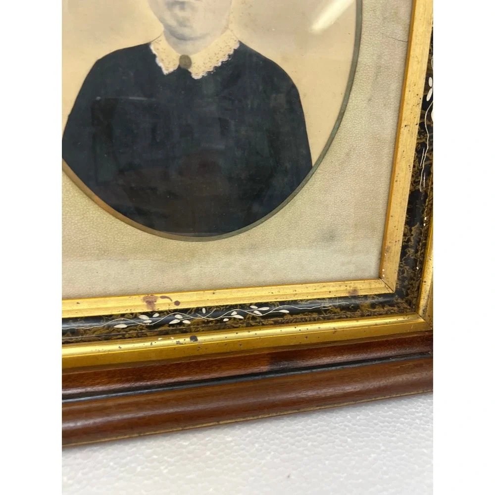 Victorian Carved Wood Deep Picture Frame Gilt Inlay w Victorian Photo FITS 10x12
